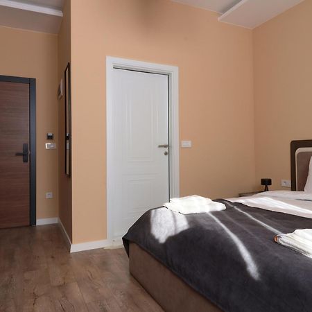 Midtown Prishtina Stays - Central Location Pristina Extérieur photo