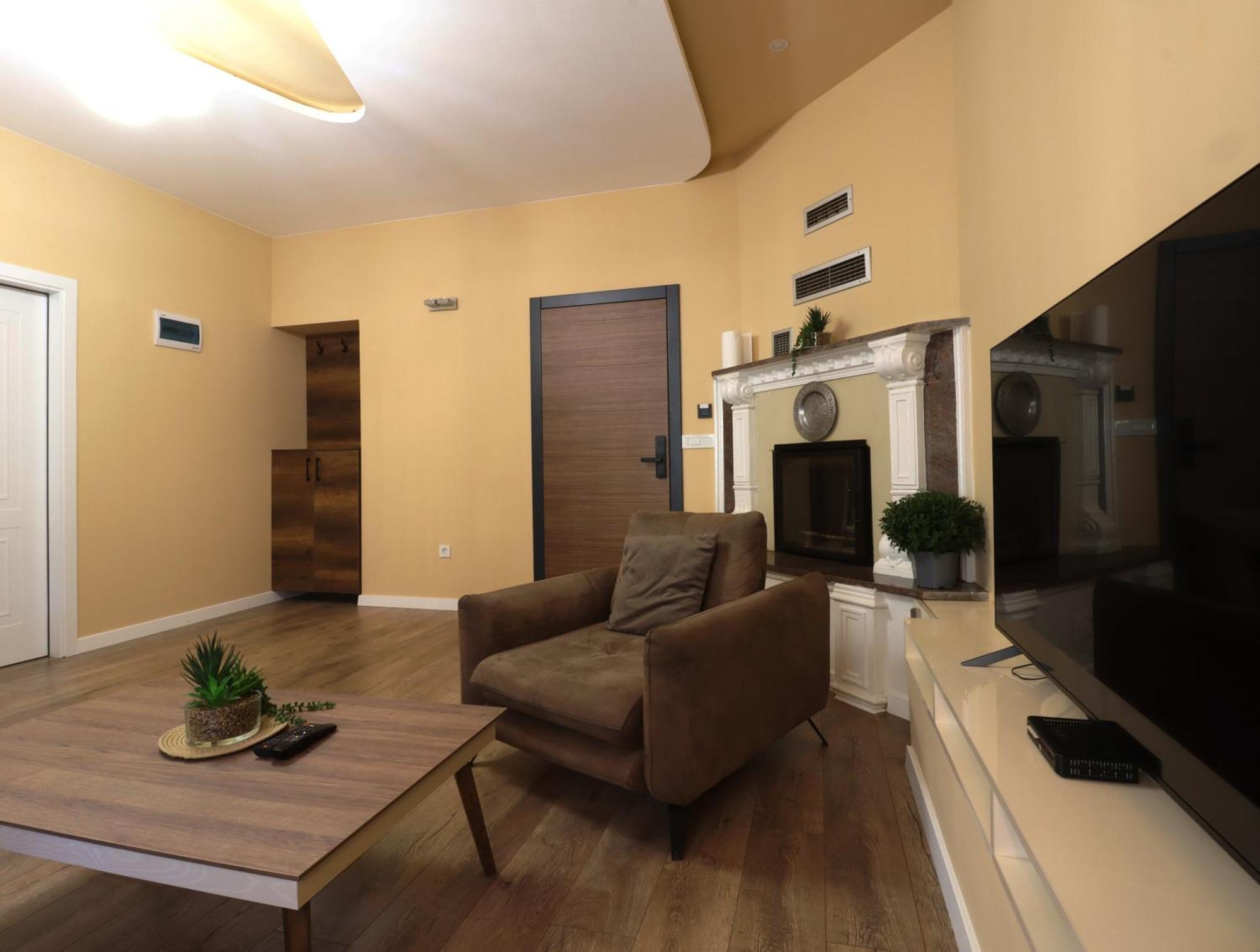 Midtown Prishtina Stays - Central Location Pristina Extérieur photo