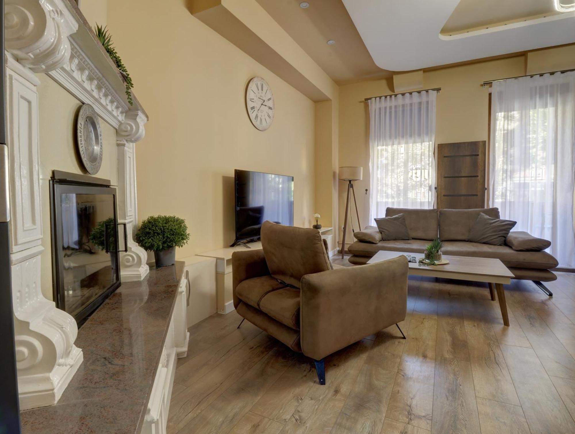 Midtown Prishtina Stays - Central Location Pristina Extérieur photo