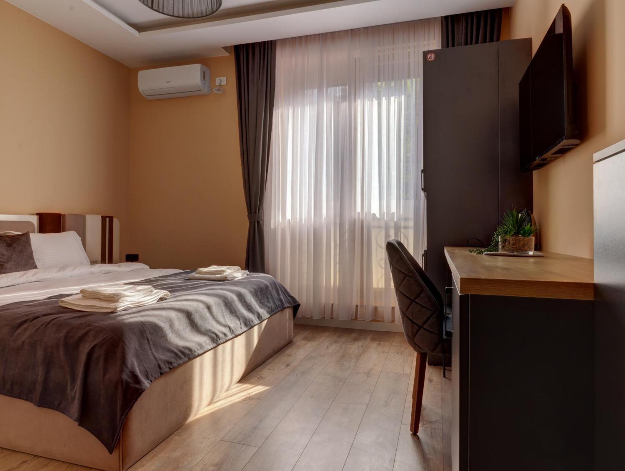 Midtown Prishtina Stays - Central Location Pristina Extérieur photo