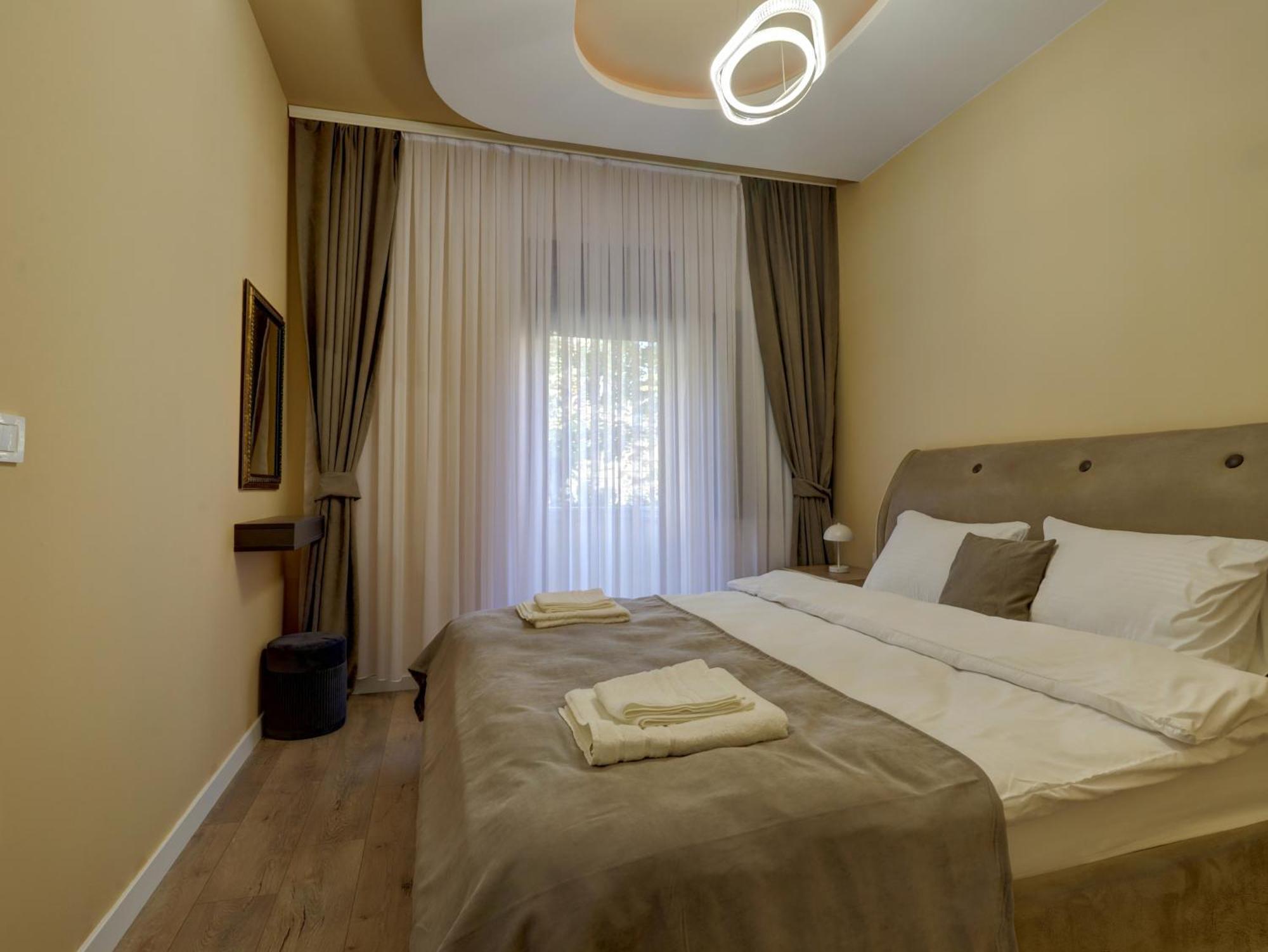 Midtown Prishtina Stays - Central Location Pristina Extérieur photo