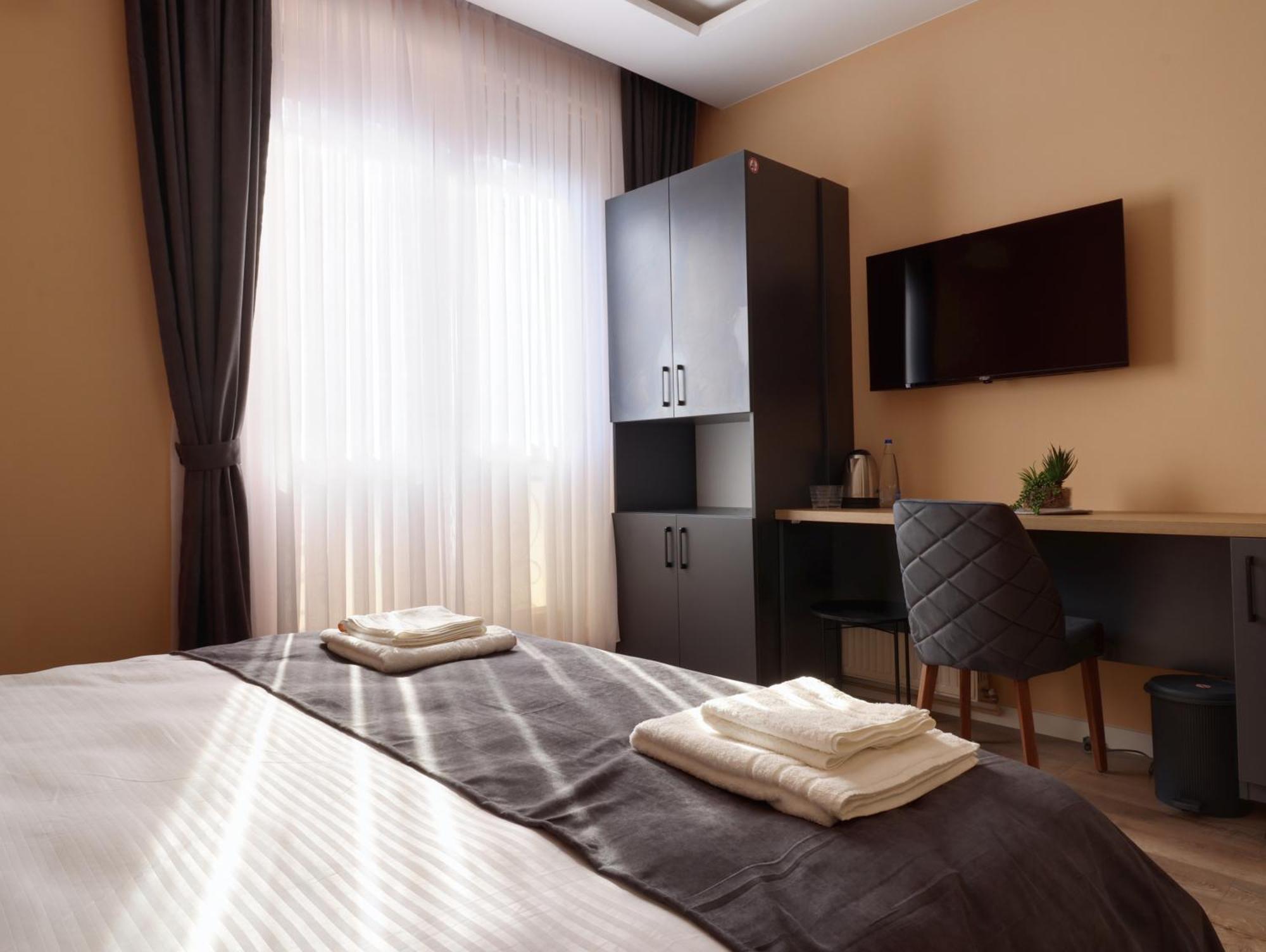 Midtown Prishtina Stays - Central Location Pristina Extérieur photo