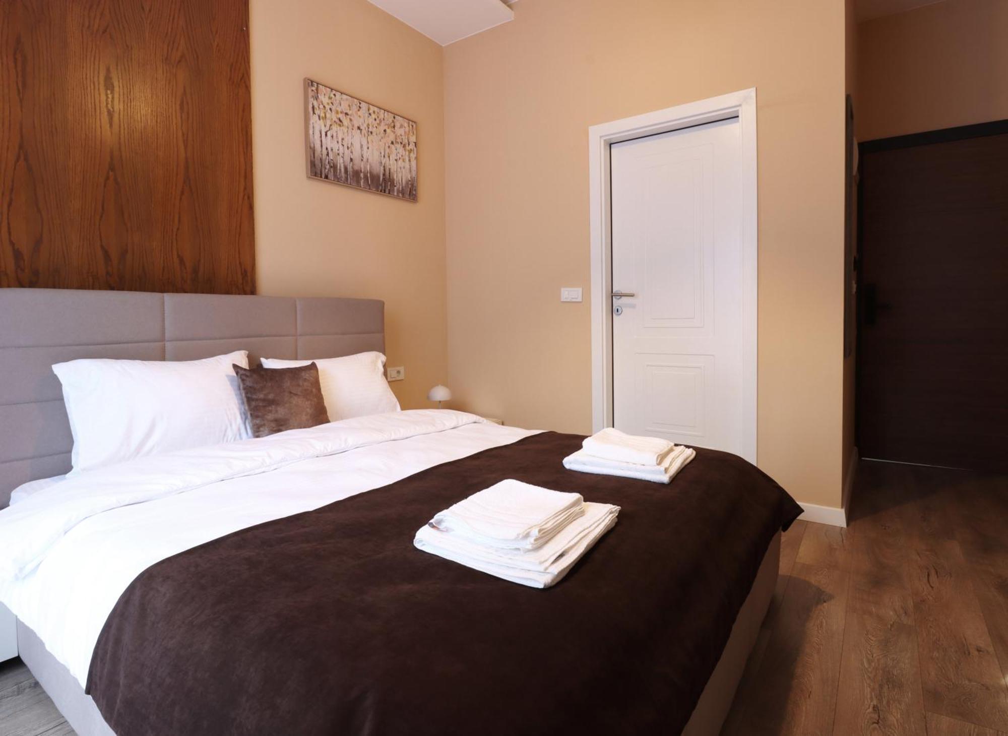 Midtown Prishtina Stays - Central Location Pristina Extérieur photo