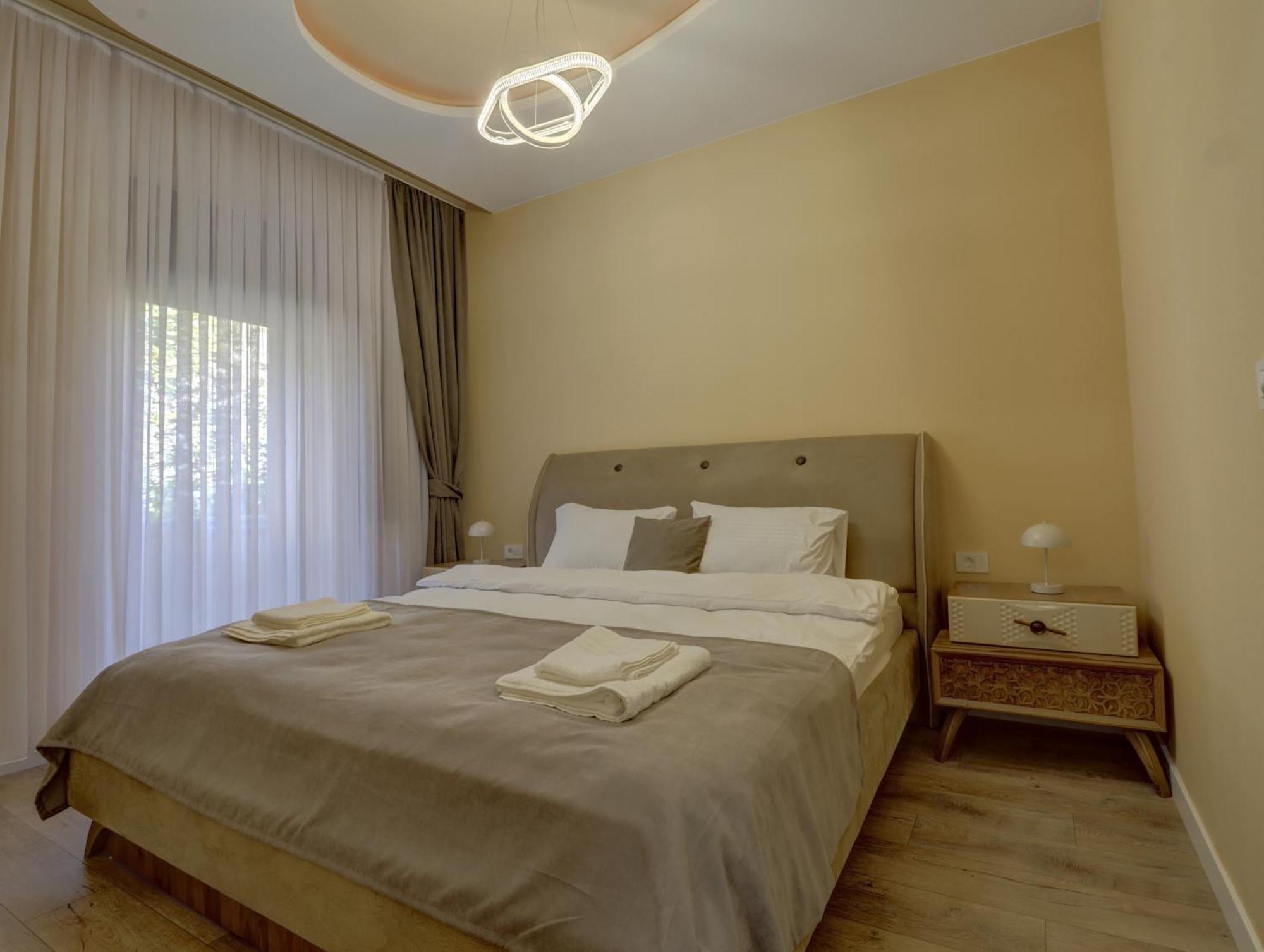 Midtown Prishtina Stays - Central Location Pristina Extérieur photo