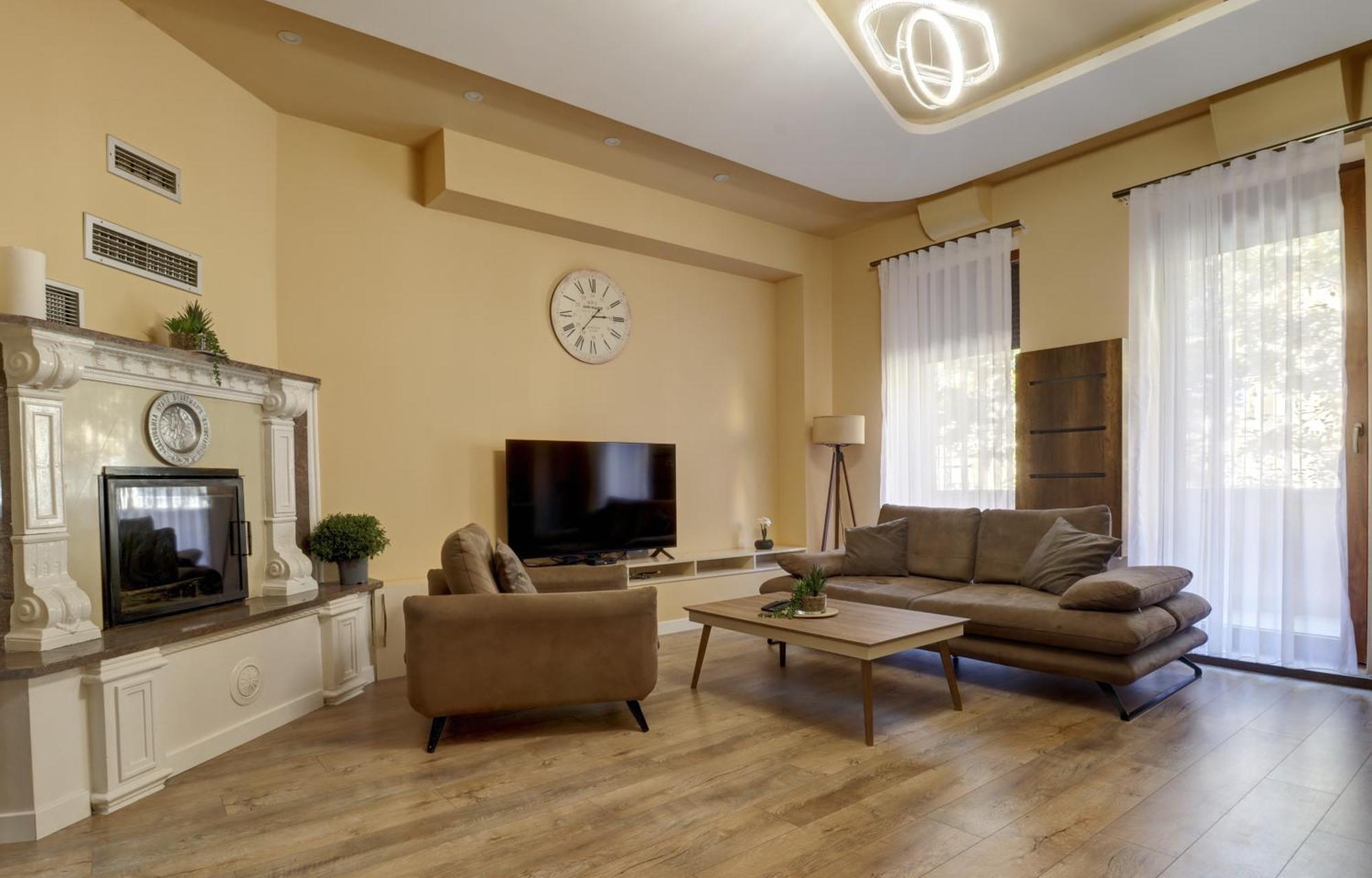 Midtown Prishtina Stays - Central Location Pristina Extérieur photo