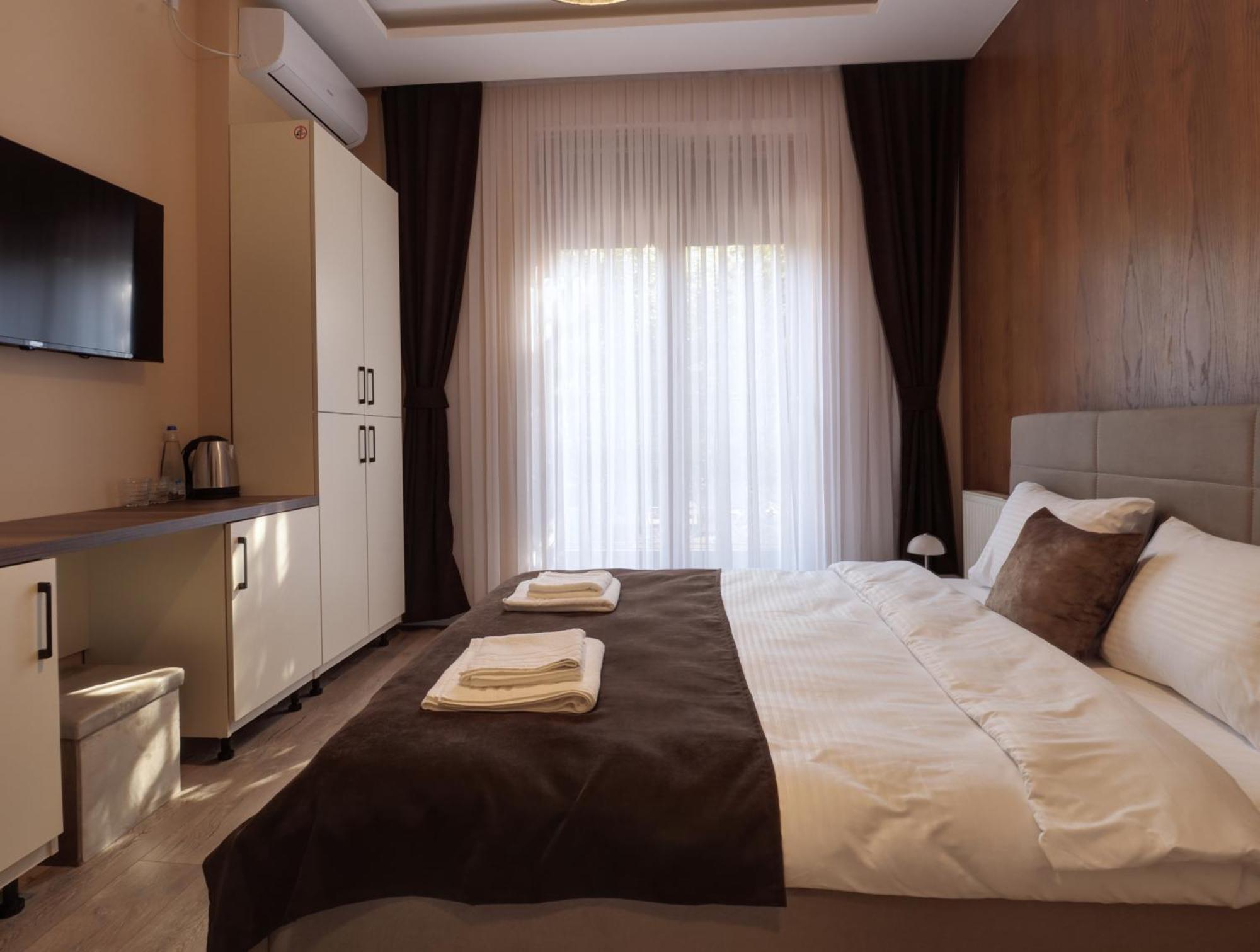 Midtown Prishtina Stays - Central Location Pristina Extérieur photo