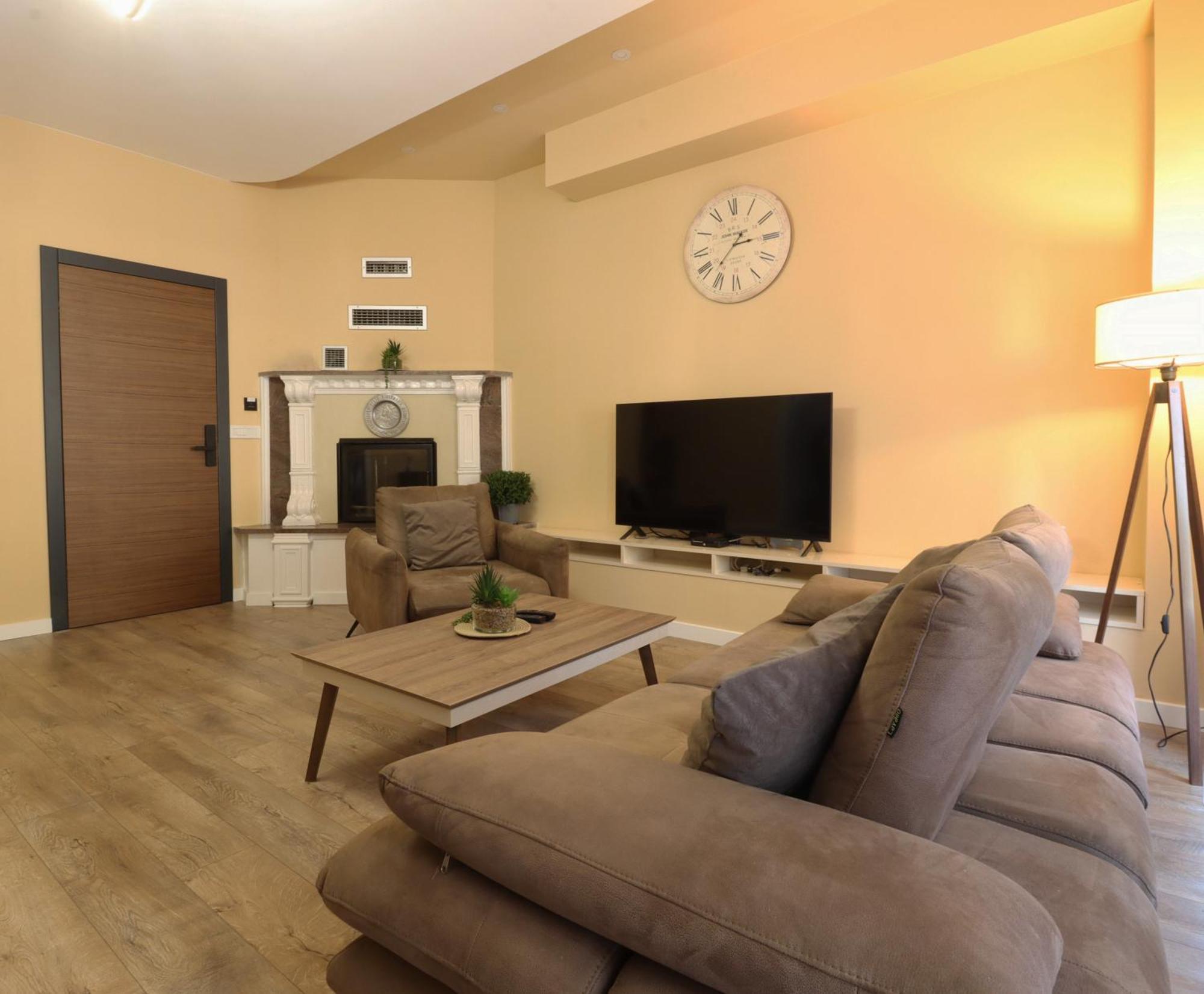 Midtown Prishtina Stays - Central Location Pristina Extérieur photo