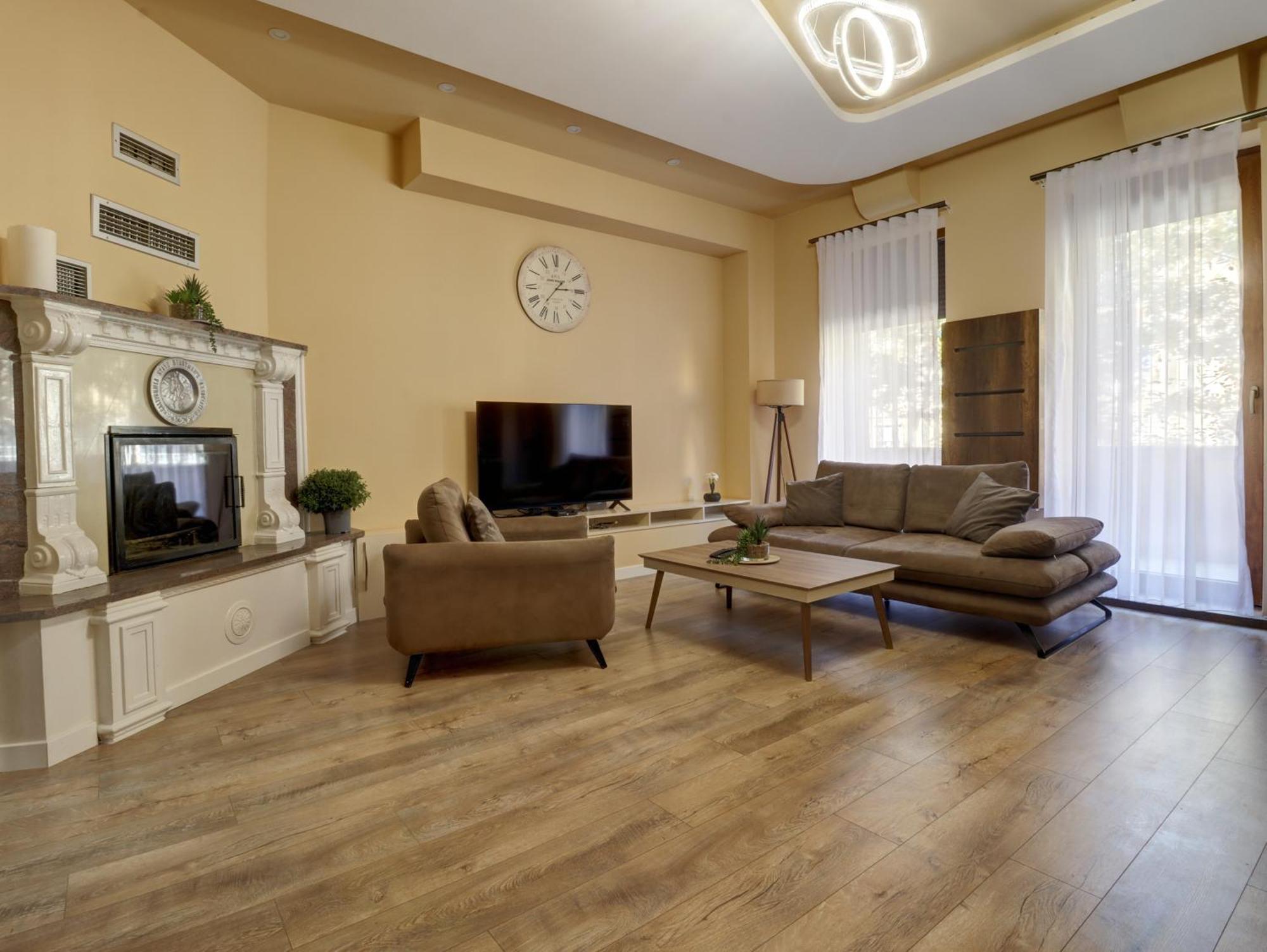 Midtown Prishtina Stays - Central Location Pristina Extérieur photo