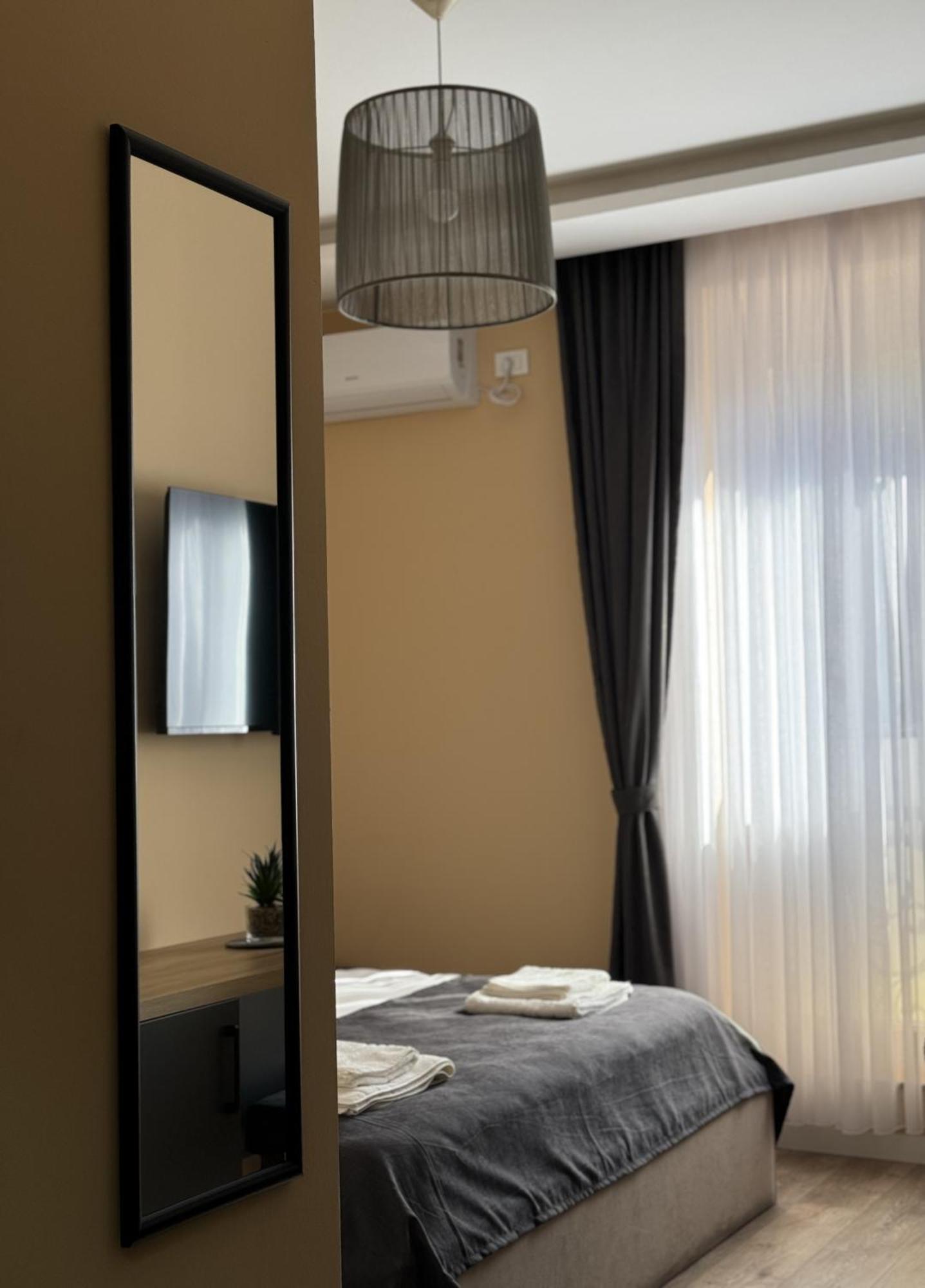 Midtown Prishtina Stays - Central Location Pristina Extérieur photo