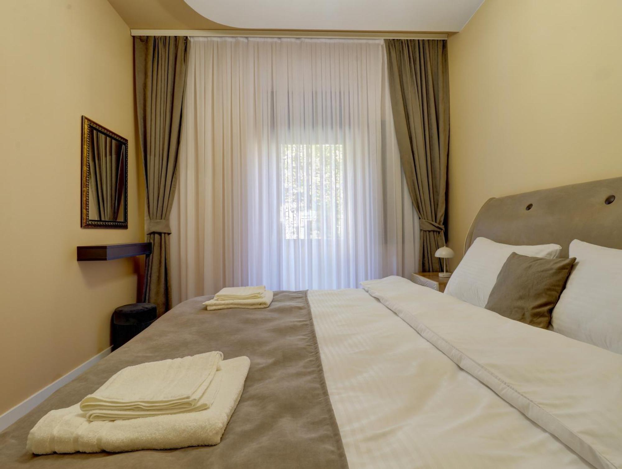 Midtown Prishtina Stays - Central Location Pristina Extérieur photo