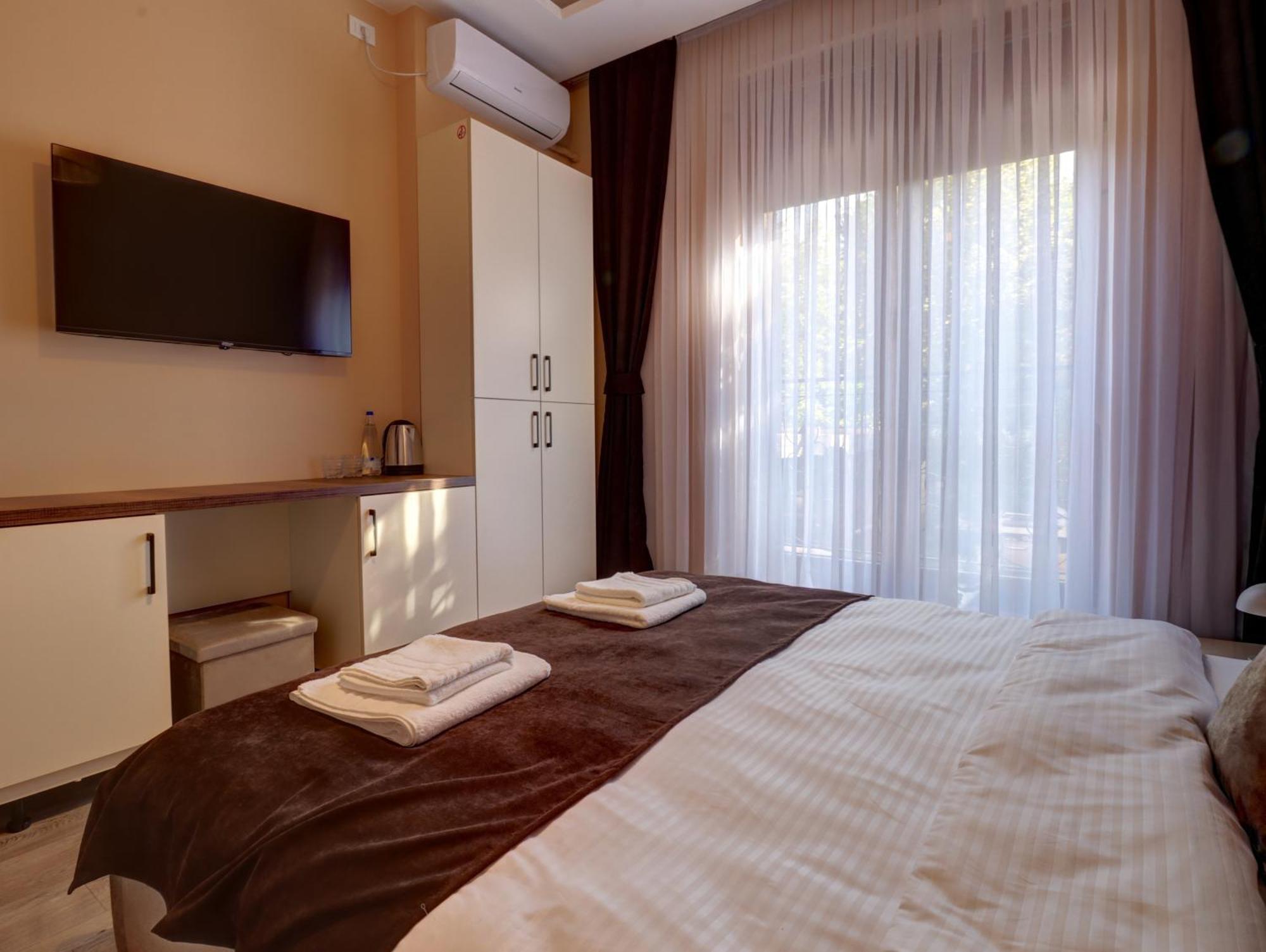 Midtown Prishtina Stays - Central Location Pristina Extérieur photo