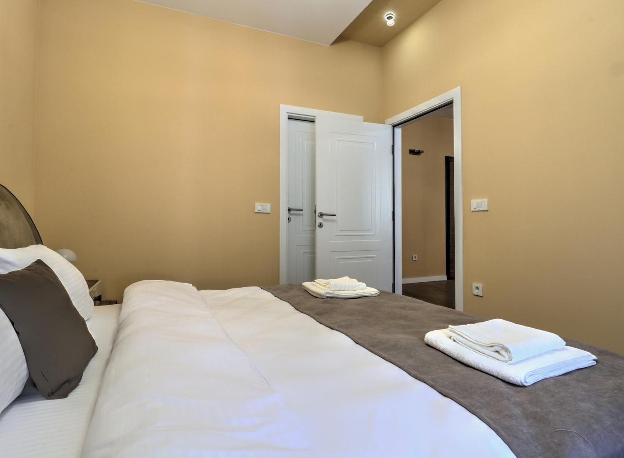 Midtown Prishtina Stays - Central Location Pristina Extérieur photo