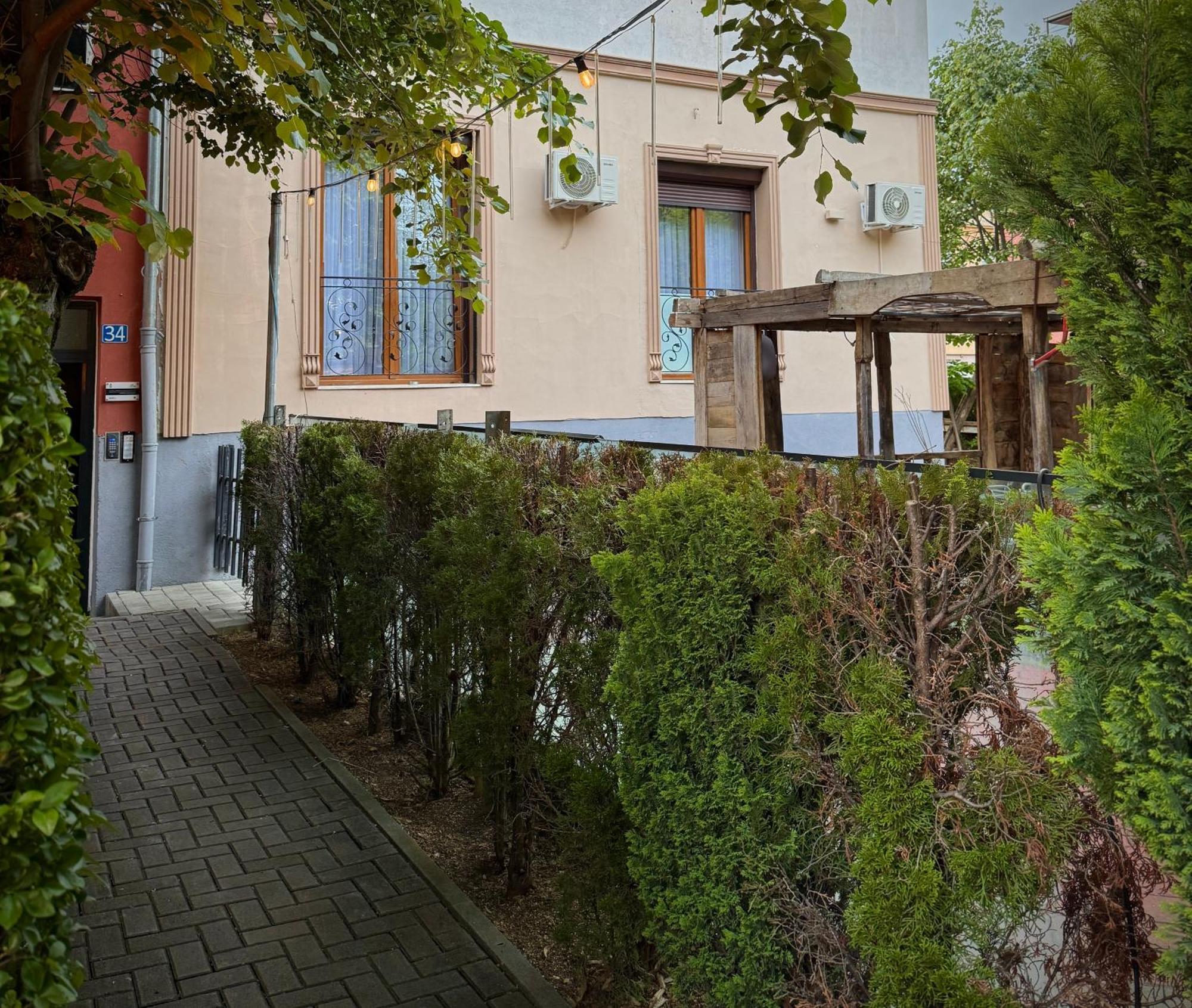 Midtown Prishtina Stays - Central Location Pristina Extérieur photo